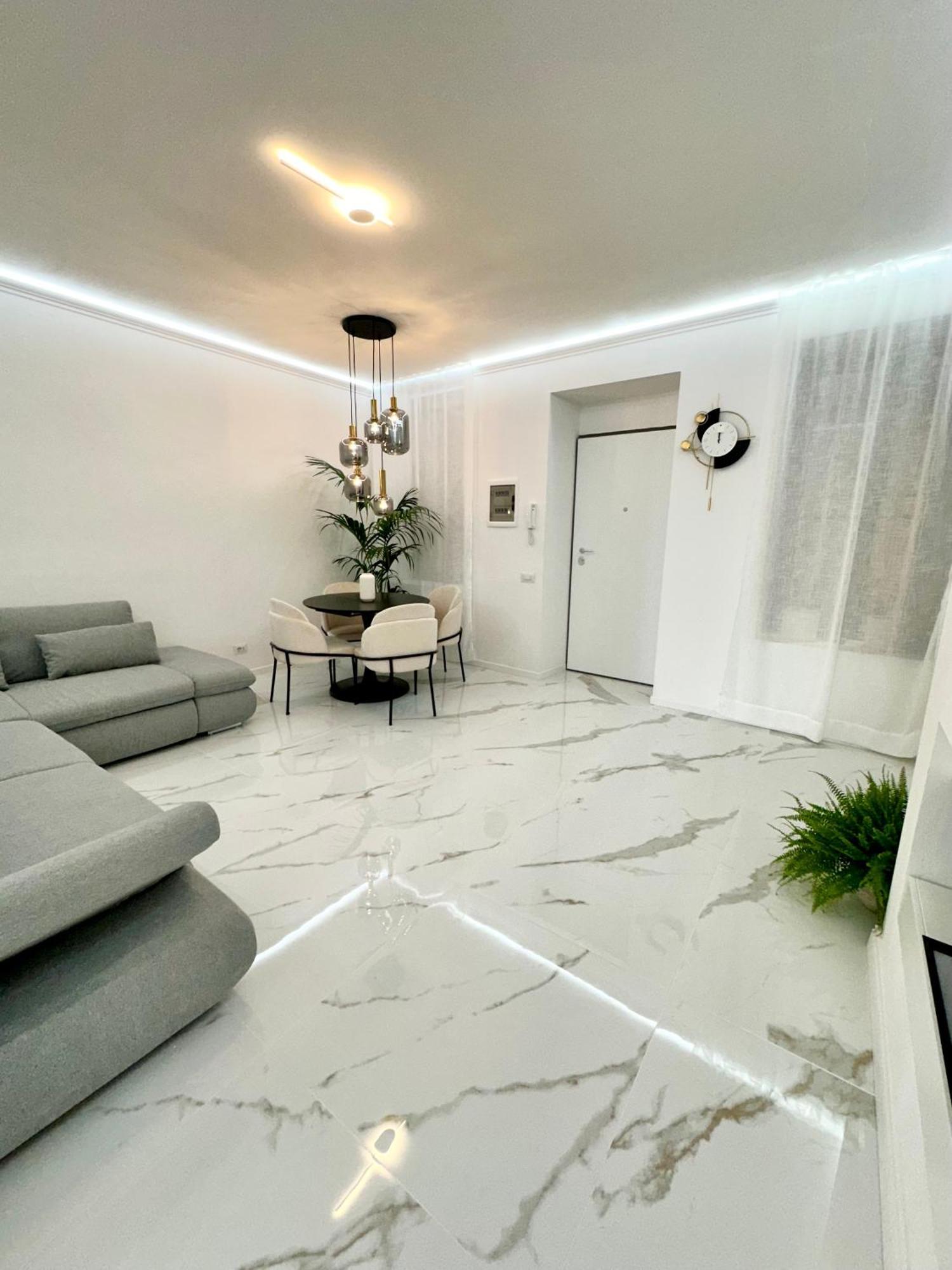 Luna Luxury Suite แบร์กาโม ภายนอก รูปภาพ
